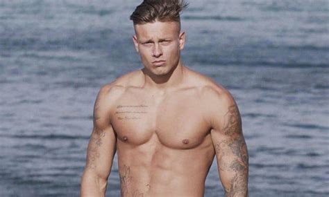 Love Island Star Alex Bowen Victim Of Nude Picture Leak